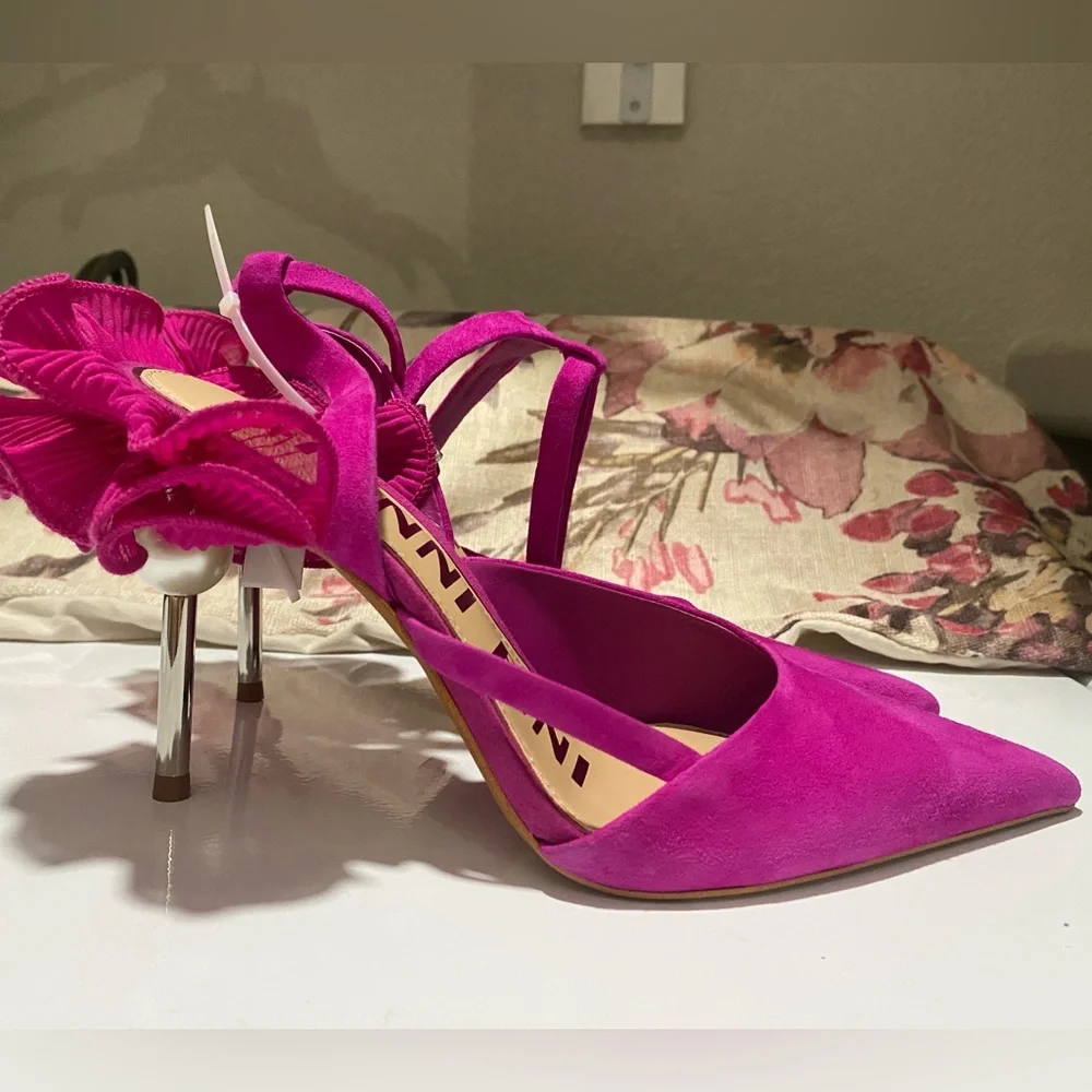 Gianni Bini Pink Heels with Ruffle Detail - Picture 15 of 15